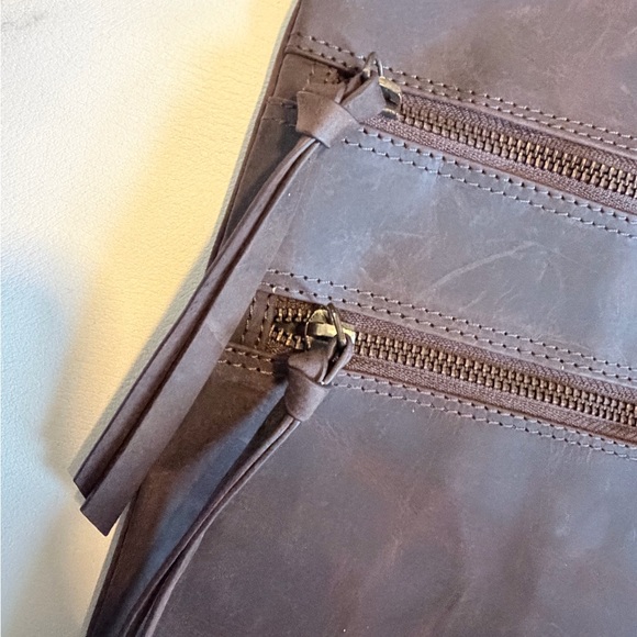 Estalon Dark Brown Leather Shoulder Bag - Picture 5 of 6